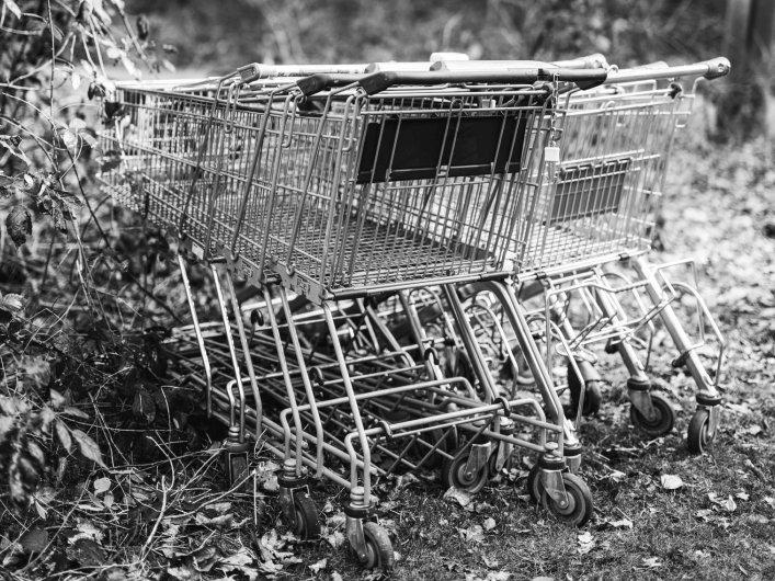 Zurückgelassene Einkaufswagen