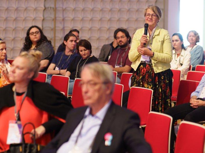 Foto der Besuchenden beim Fundraising Kongress 2025, Foto Credit: Jan-Niklas Behlen